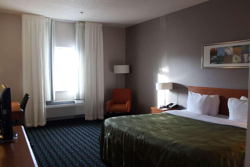 Wingate By Wyndham Hotel 2*